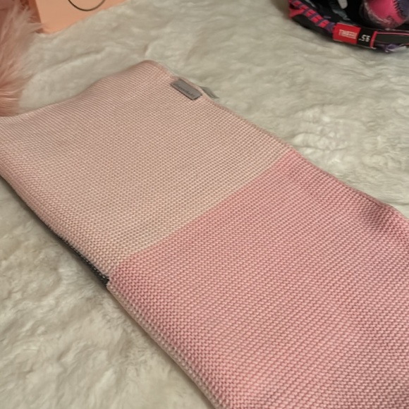 Elegant baby pink blanket - Picture 3 of 5
